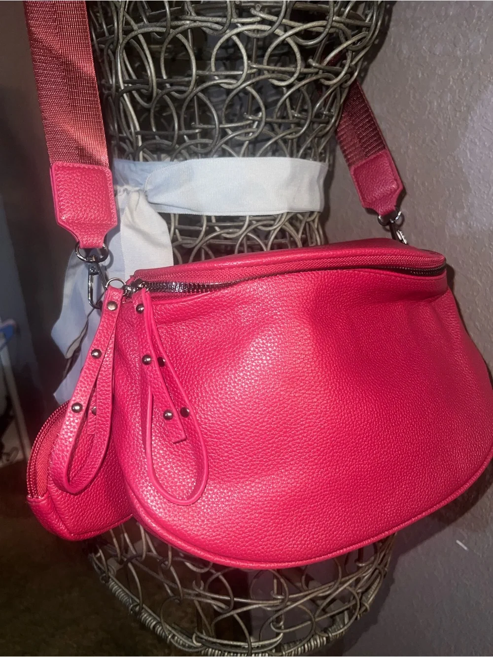 N/A bright pink